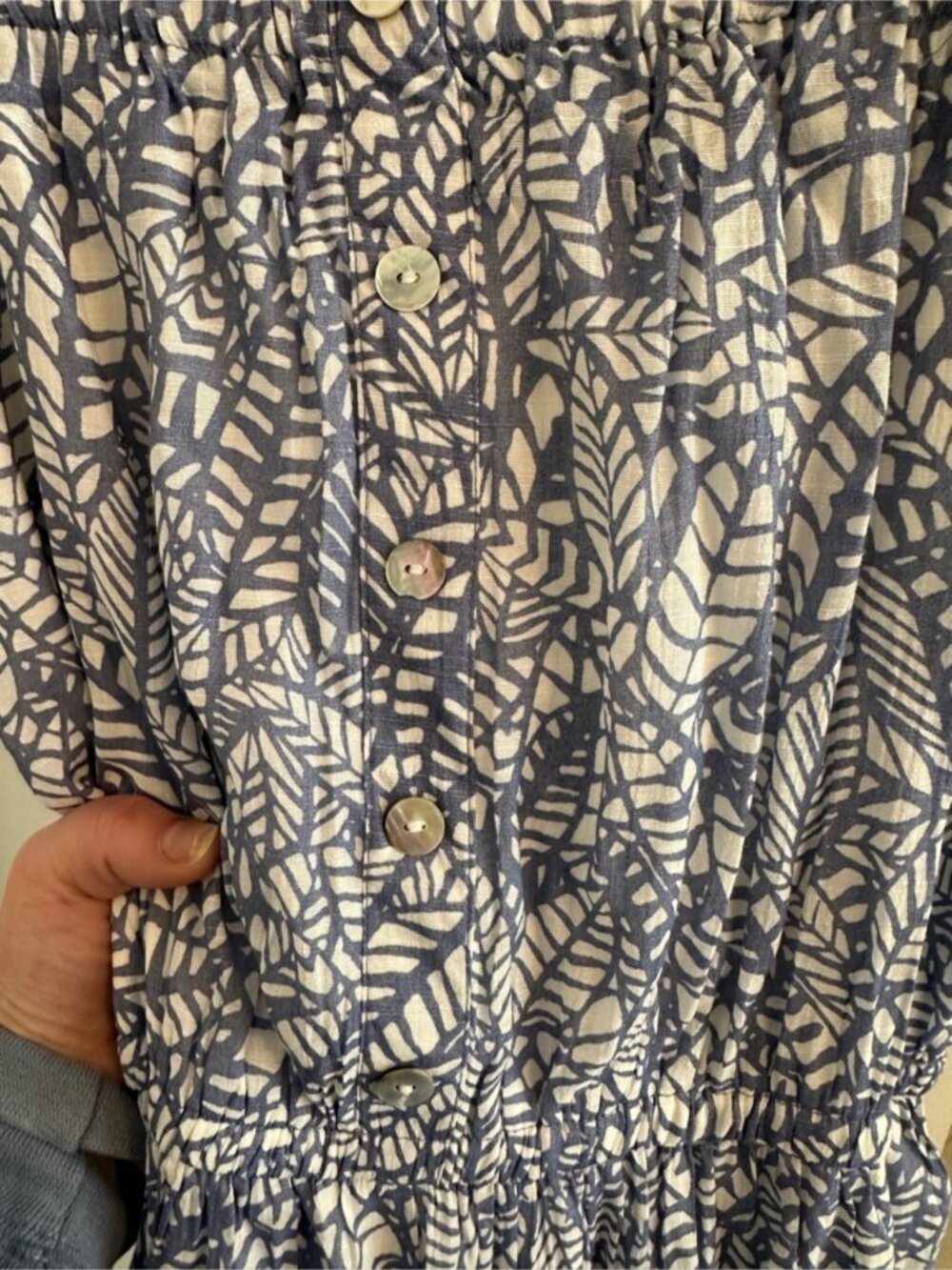 Women’s Maxi Dress Blue and White Leaf-Print - Picture 7 of 8